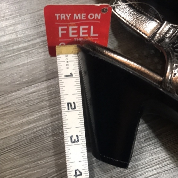 Eurosoft by Sofft Silver/Pewter “Vania” Comfort Heel Sandals NWT Size 11 - Picture 8 of 10